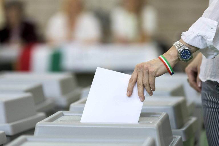 Magyarország nagyot ment: 80 százalék felett a budapesti részvétel 18:30-kor