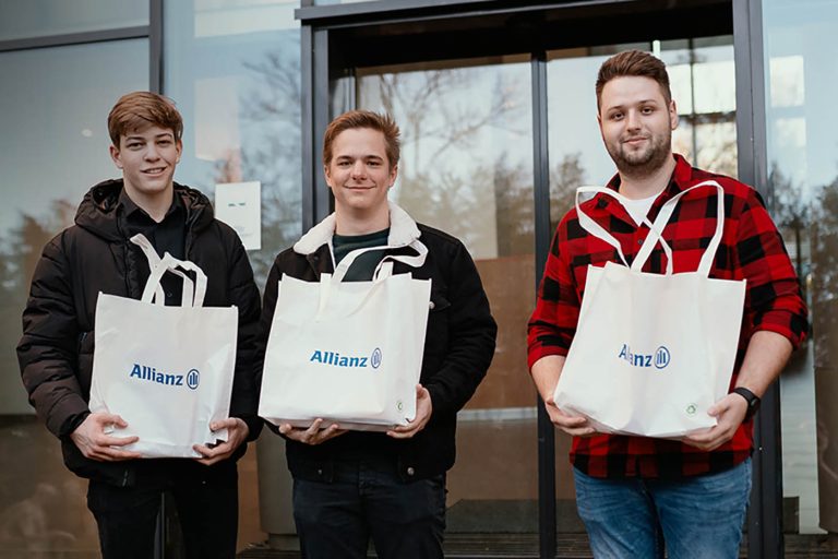 Lezárult a Digitális Mentor, az Allianz Hungária digitális felzárkóztatást támogató pályázata