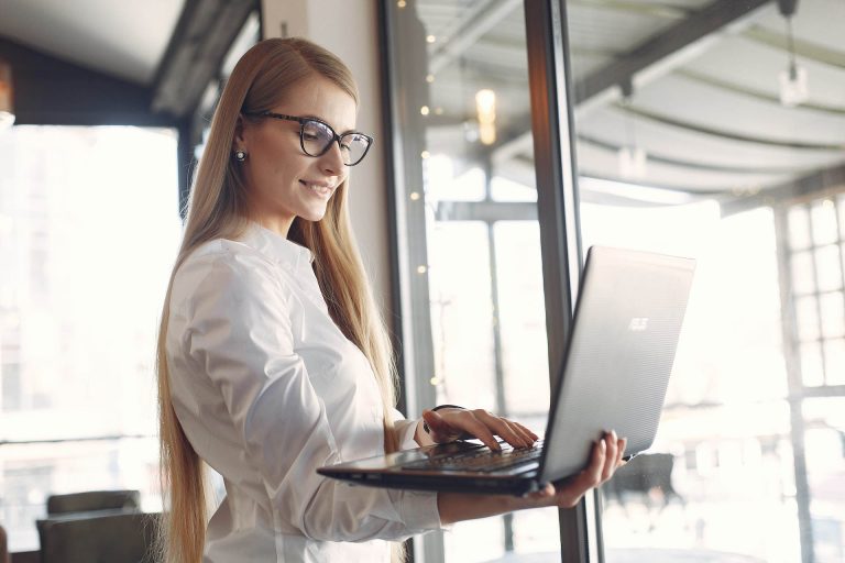 KATA után: Az OTP Bank és a Bookkeepie okos tanácsokkal segíti a váltás előtt állókat