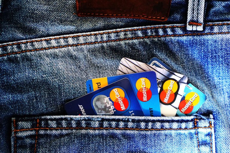 Mastercard kutatás: 2025-ben a mobilfizetés volt a pénzügyi digitalizáció fő hajtóereje