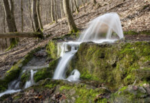 Borongós időjárás várható szombat éjfélig, helyenként esővel