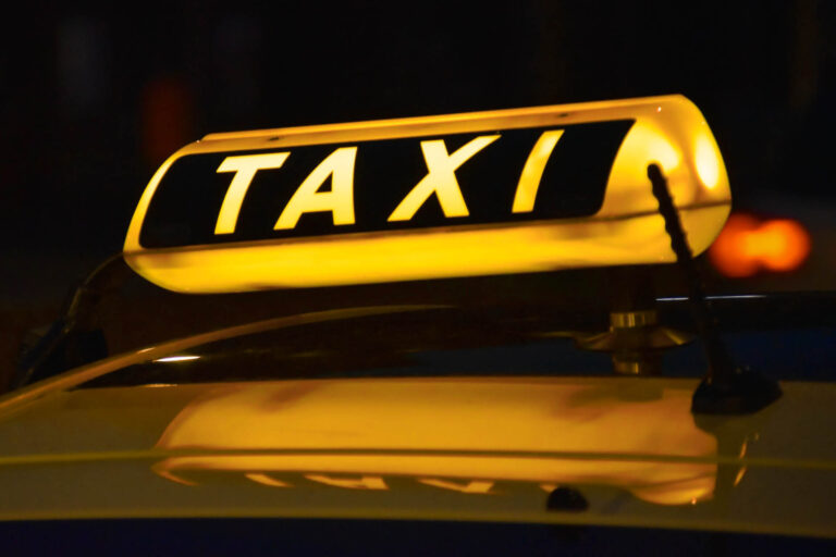 BKIK: Marad a taxiszolgáltatás szabályozott árazása