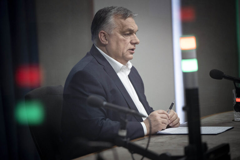 Orbán Viktor: Egy fél havi nyugdíjjal többet visz a postás majd Novemberben