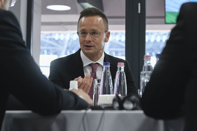 Magyarország az első: Szijjártó Péter megállapodott Moszkvában a folyamatos földgáz- és kőolajellátásról