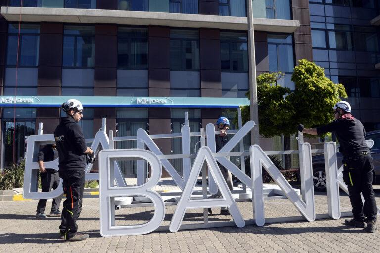 Éljen május 1-je: A hosszú hétvégén startol a Magyar Bankholding