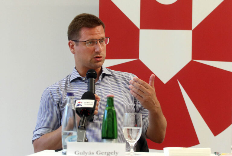 Gulyás Gergely: A 21. századot a nemzeti összetartozás évszázadává kell tenni