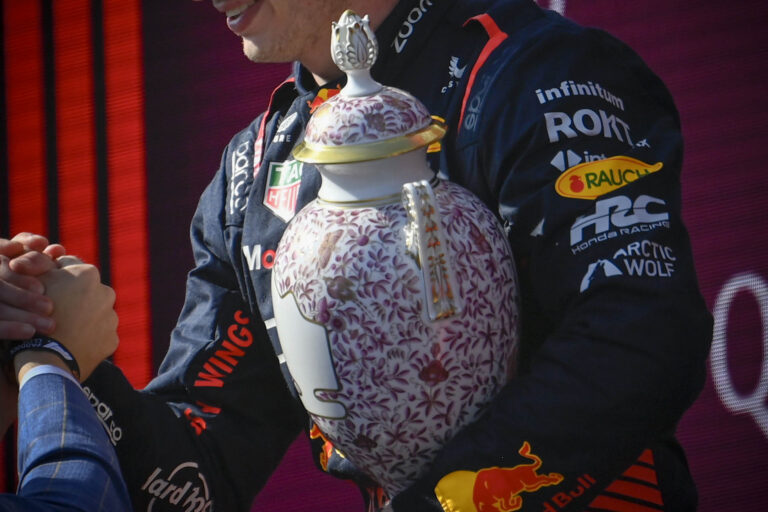 Trófeakár: A Herendi újra elkészíti a győztes Verstappen trófeáját