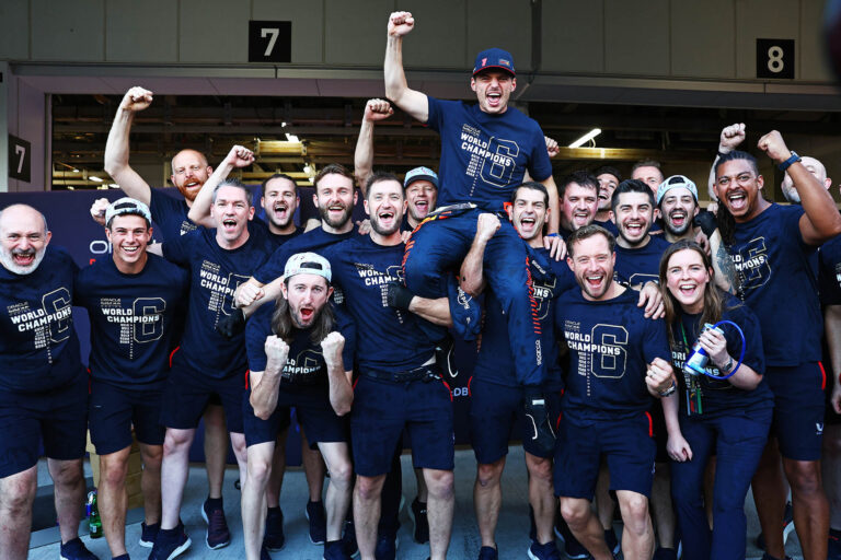 Vroom-vroom: A Forma-1 Japán Nagydíjat Verstappen nyerte, világbajnok a Red Bull!