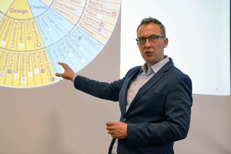 Mire és hogyan használhatják a bankok és a biztosítók a mesterséges intelligenciát?
