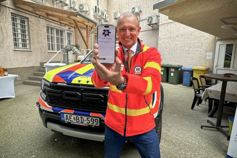 Bemutatták Mentő Mártont, a Szent Márton Gyermekmentő Szolgálat mobilappját!